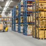 Magazyn z wózkiem, widłowym - Artykuł Zarządzanie magazynem – jak robić to dobrze?