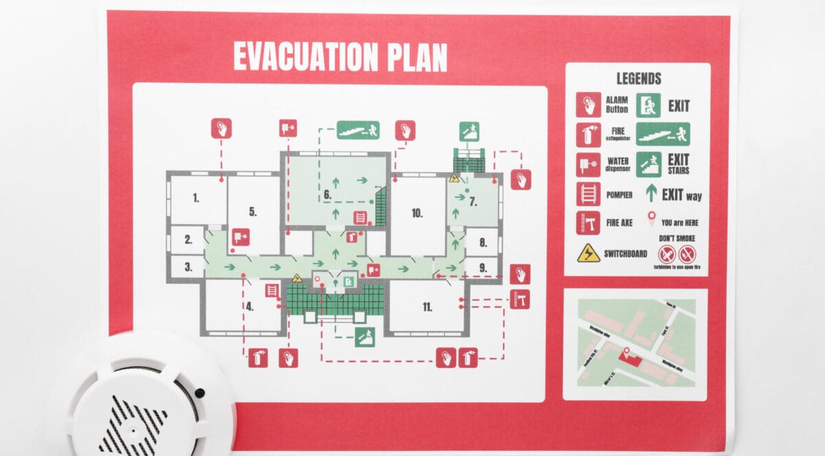 plan ewakuacji z budynku z czujnikiem dymu