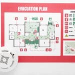 plan ewakuacji z budynku z czujnikiem dymu